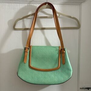Authentic 1998 Louis Vuitton Vernis Biscayne Bay Bag in Peppermint